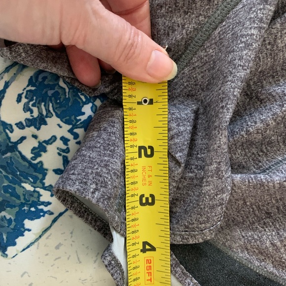 Lululemon Athletica Hotty Hot shorts II 4” size 6 - Picture 6 of 9